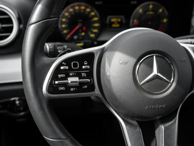 Mercedes-Benz E 220 AVANTGARDE E 220 d Estate