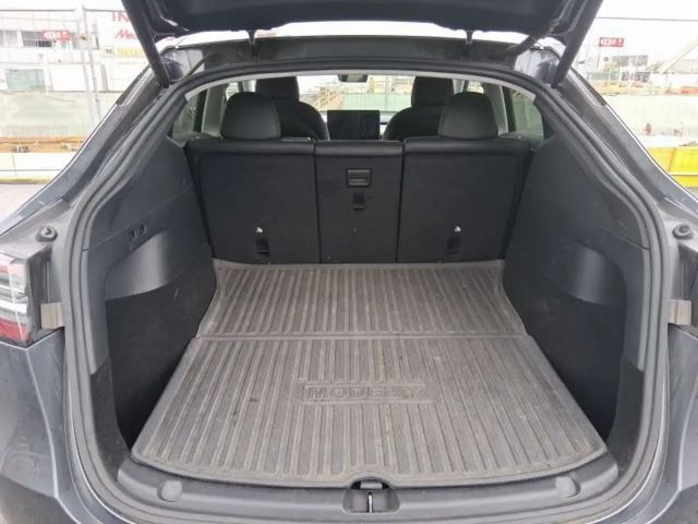 Tesla Model Y AWD Long Range