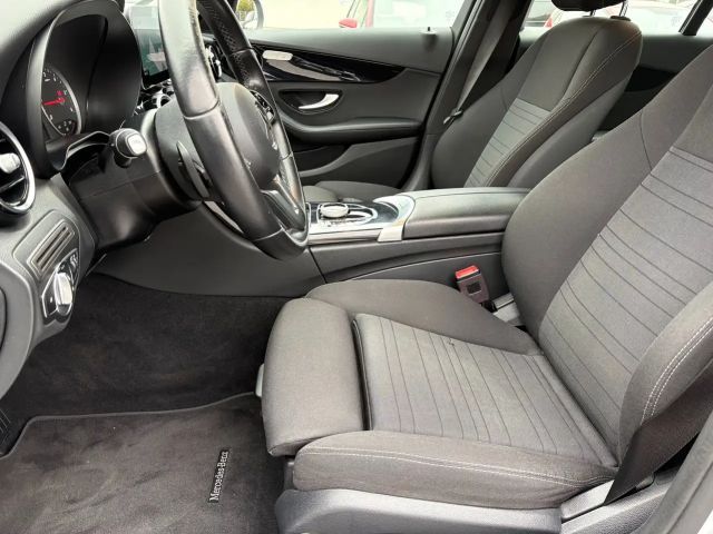 Mercedes-Benz C 220 4MATIC C 220 d Estate