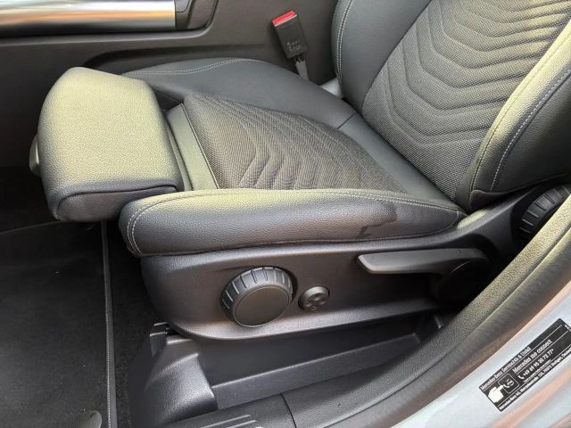 Mercedes-Benz B 180 Progressive Sedan