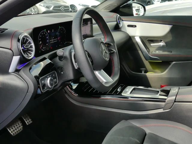 Mercedes-Benz CLA 200 AMG Line Coupé