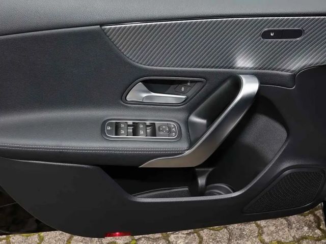 Mercedes-Benz A 180 NIGHTPAKET+LED+KAMERA+CARPLAY+MBUX+18 ZOLL