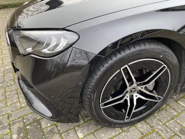 Mercedes-Benz E 220 AMG Line E 220 d