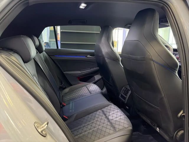 Volkswagen Golf 1.5 eTSI DSG