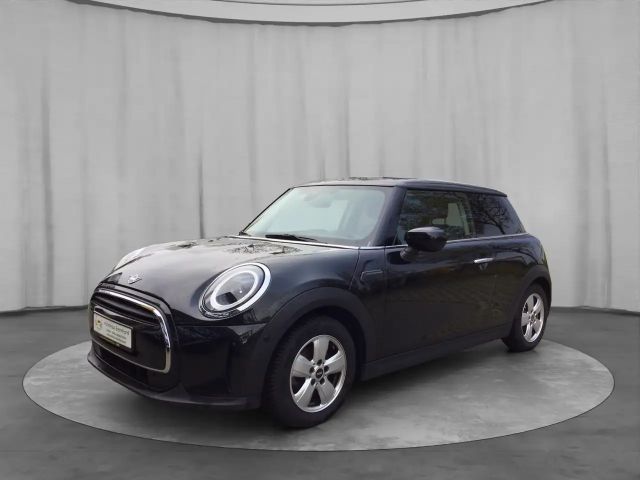 MINI Cooper Automatik 3t. Essential Trim