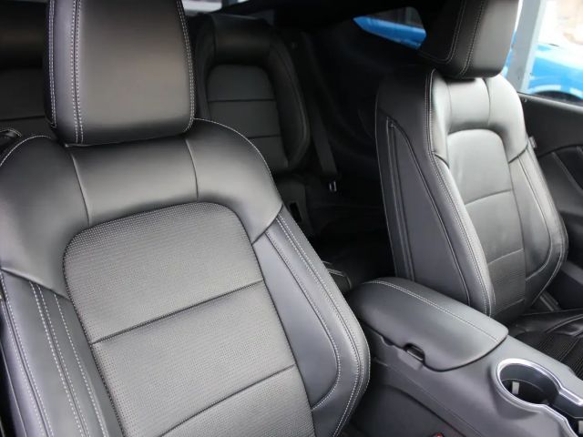 Ford Mustang Fastback GT 5.0 V8