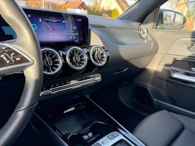 Mercedes-Benz EQA 300 4MATIC Progressive