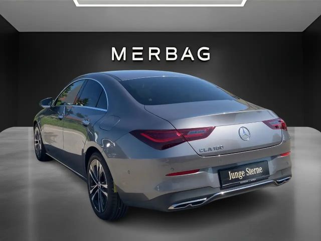 Mercedes-Benz CLA 180 Coupé Progressive