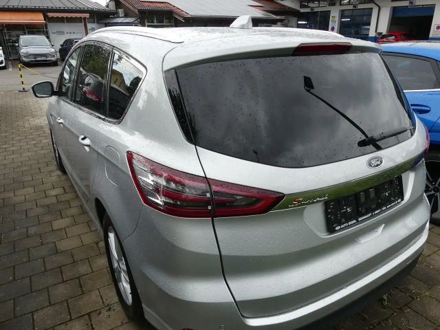 Ford S-Max Titanium