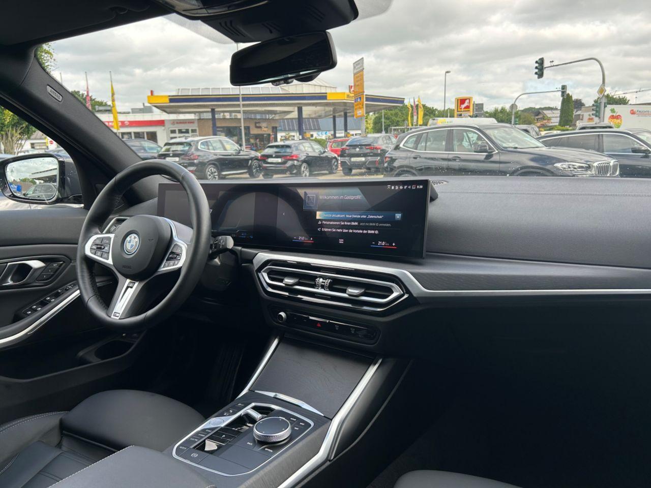 BMW 330 330e Touring