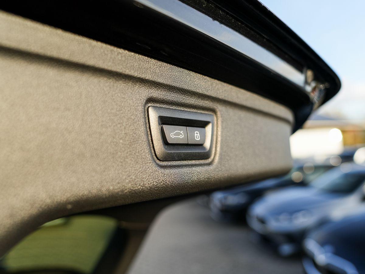 BMW 330 330d M-Sport Touring xDrive