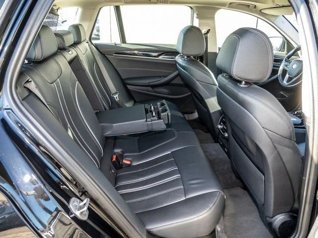 BMW 530 530e Luxury Line Touring