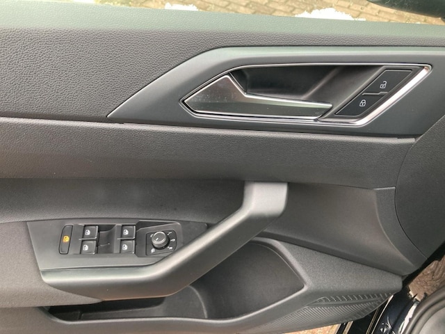 Volkswagen Taigo 1.0 TSI DSG R-Line