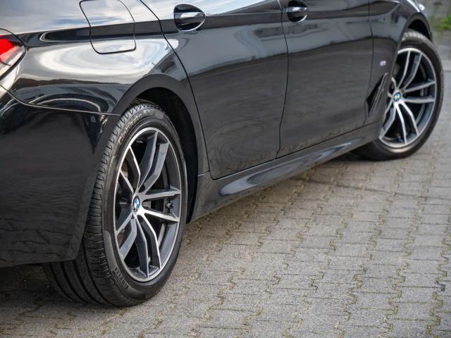 BMW 520 520d M-Sport Touring