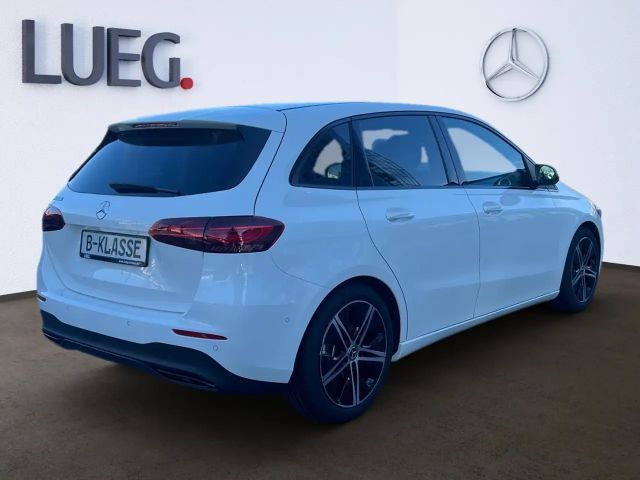 Mercedes-Benz B 200 Progressive Sedan