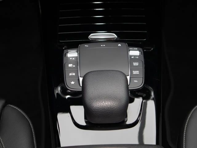 Mercedes-Benz A 250 A 250 e AMG Line