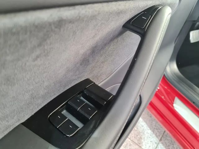 Tesla Model 3 AWD Performance