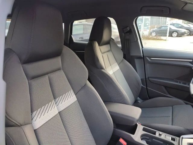 Audi A3 45 TFSI Hybride S-Line Sedan