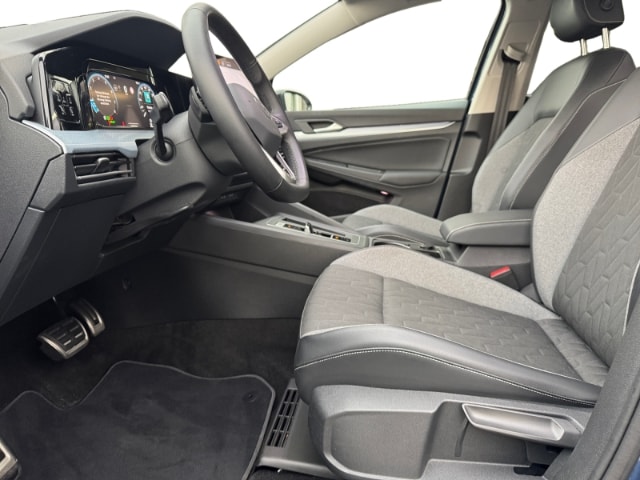 Volkswagen Golf 1.5 eTSI DSG Variant