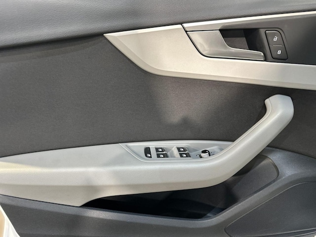 Audi A4 35 TFSI Avant S-Tronic