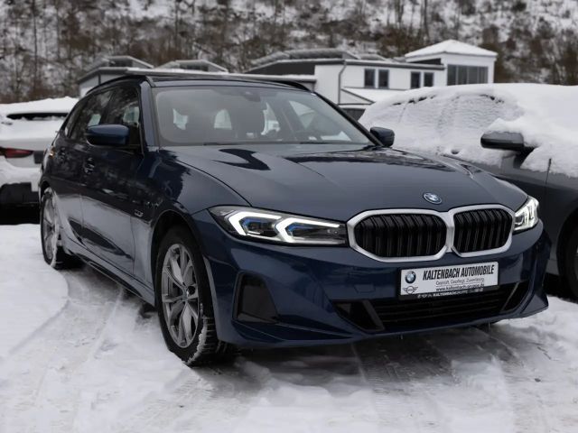 BMW 330 330e Touring xDrive