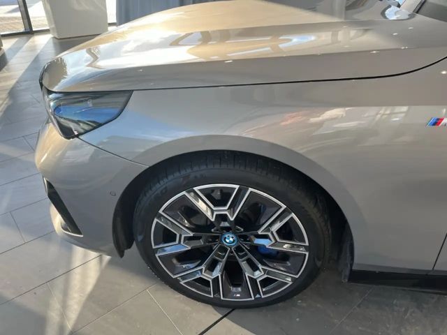BMW i5 M-Sport Sedan eDrive40