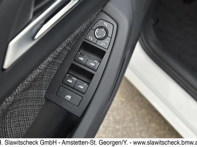 BMW 218 218d Active Tourer Sedan