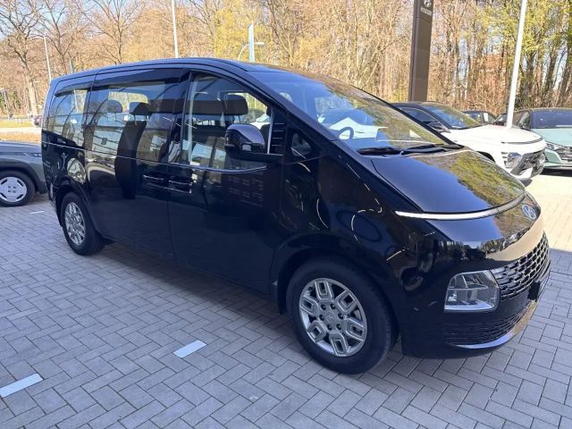 Hyundai Staria Trend