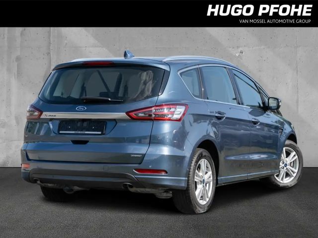 Ford S-Max Titanium