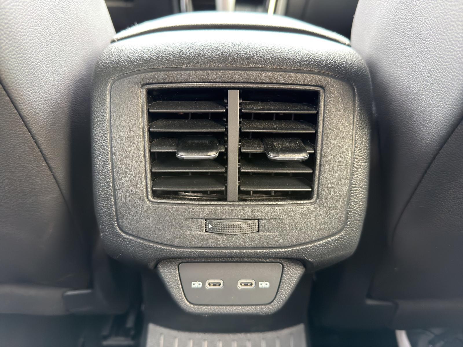 Volkswagen T-Roc 1.5 TSI DSG R-Line