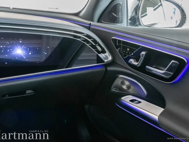 Mercedes-Benz E 200 AMG Line Sedan