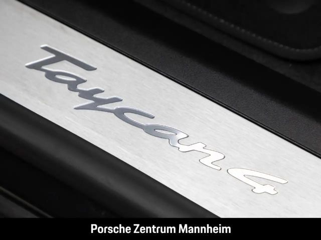 Porsche Taycan 4 Cross Turismo