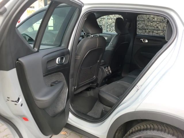 Volvo XC40 Dark Plus