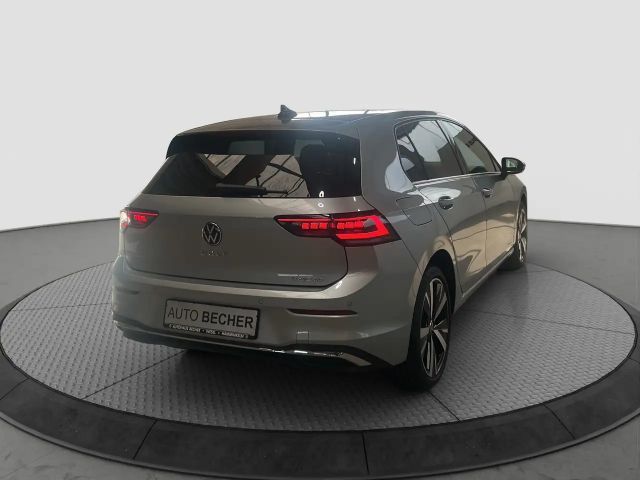 Volkswagen Golf DSG Style eHybrid