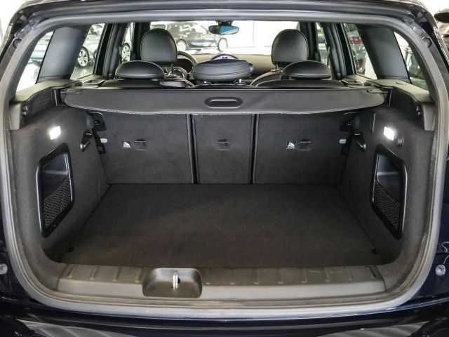 MINI Cooper Clubman Cooper Younique Trim Aut Nav LED RFK+PDC Komfzg