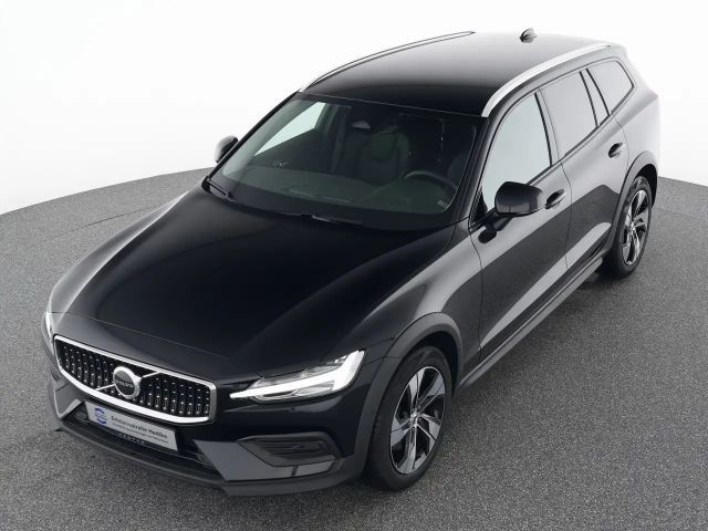 Volvo V60 Cross Country AWD Plus