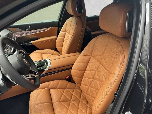 BMW 740 740d M-Sport Sedan xDrive