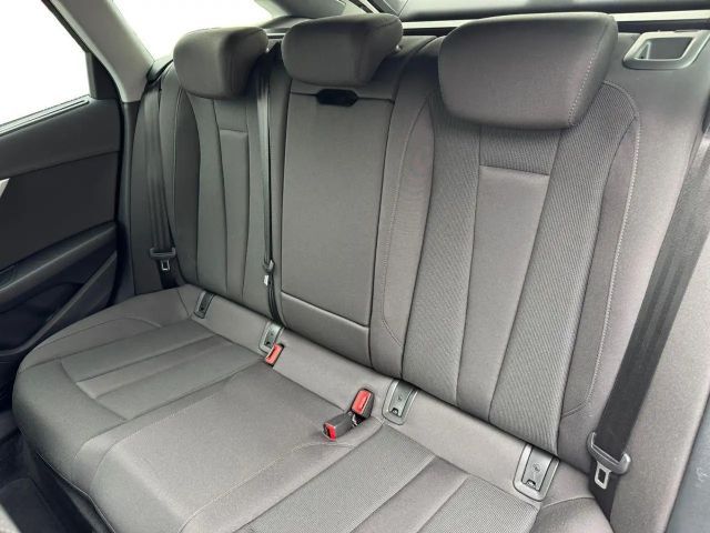 Audi A4 35 TFSI Avant S-Tronic