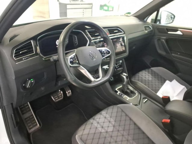 Volkswagen Tiguan 1.5 TSI DSG R-Line
