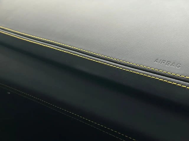 Aston Martin DBX 707