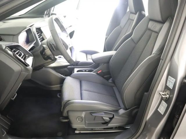 Audi Q4 e-tron Audi Q4 45 e-tron