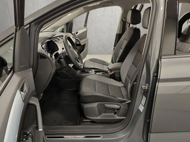 Volkswagen Touran 1.5 TSI DSG R-Line