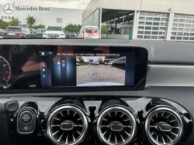 Mercedes-Benz A 180 AMG Line