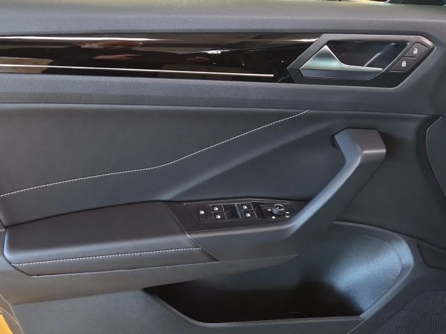 Volkswagen T-Roc 1.5 TSI DSG R-Line