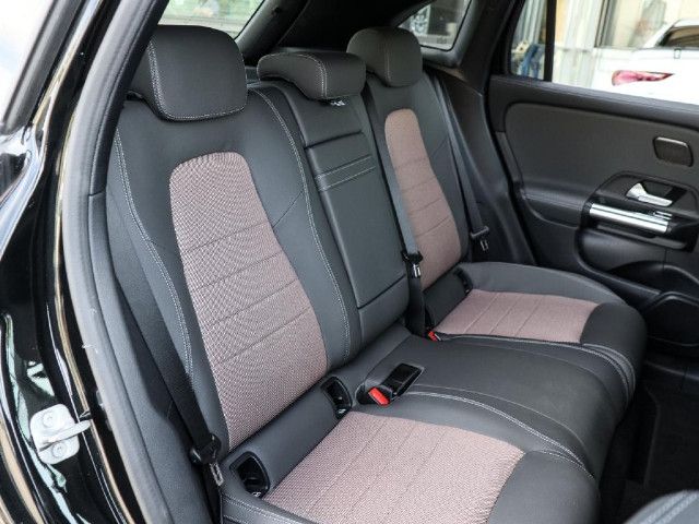 Mercedes-Benz EQA 300 4MATIC