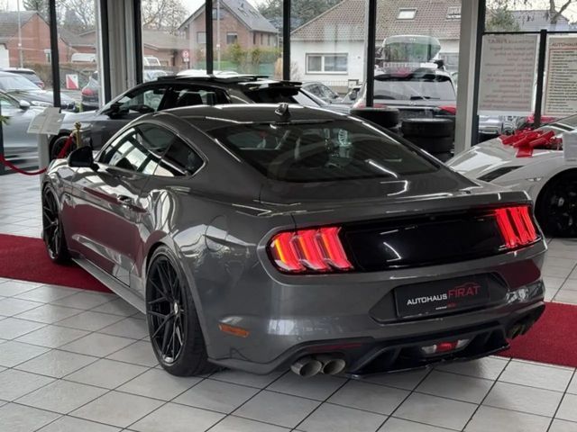 Ford Mustang Fastback GT 5.0 V8