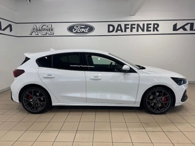 Ford Focus ST Line