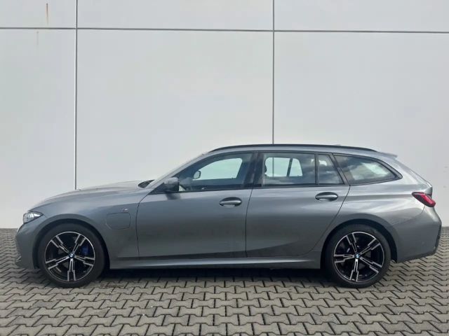 BMW 330 330e M-Sport Touring