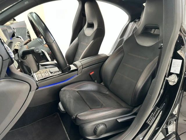 Mercedes-Benz CLA 200 AMG Line Sedan