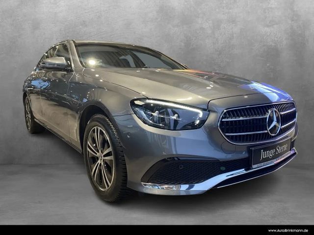 Mercedes-Benz E 200 E 200 d Sedan